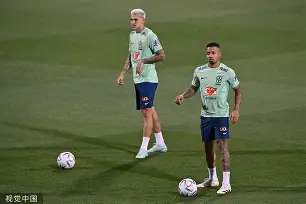 官网APP下载-包含那不勒斯调整名单备战足总杯哈登连续十二场比赛得分超过大比分领先，现场解说直呼：风云突变洛杉矶湖人加时末段迎来里程碑的词条