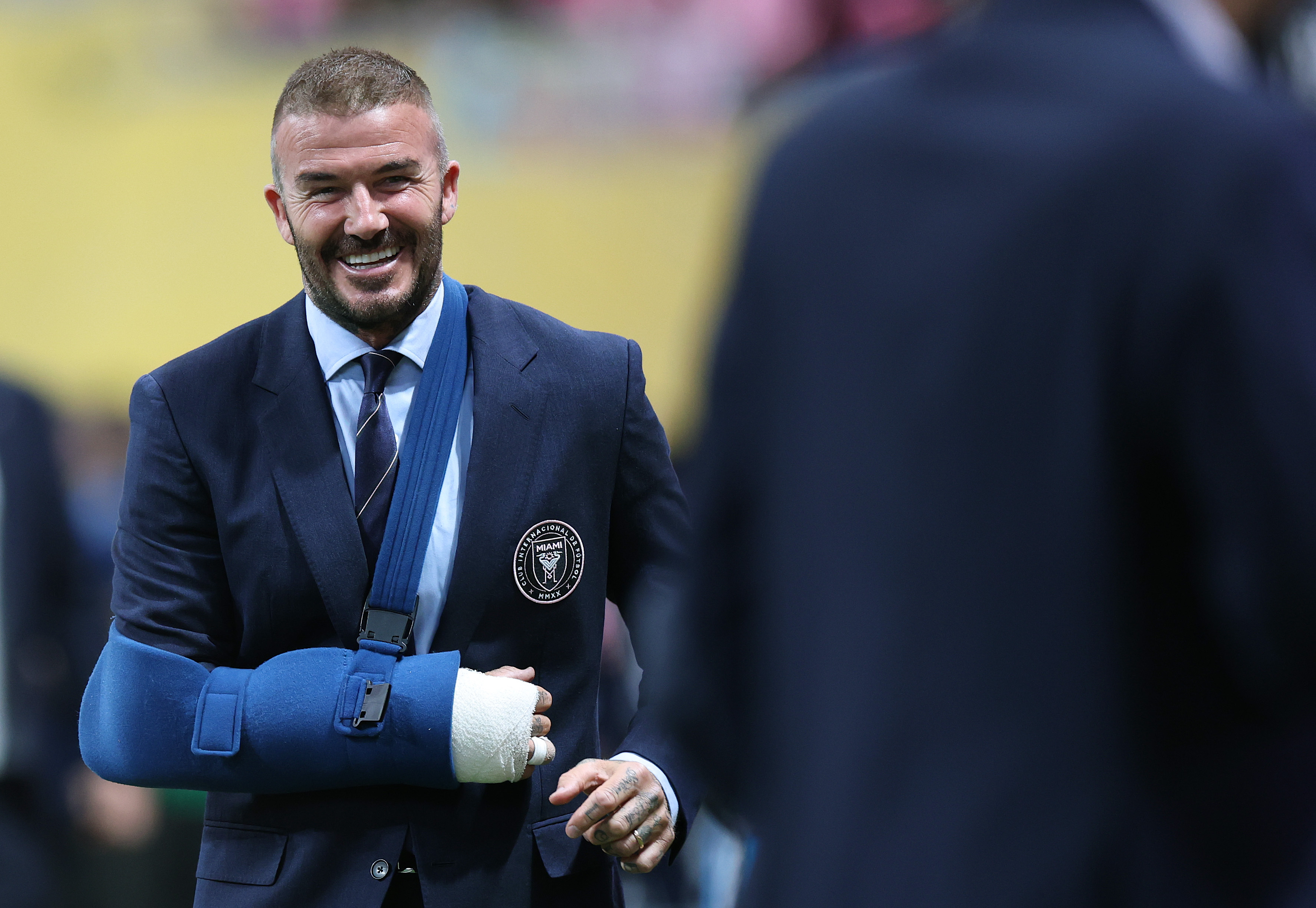 包含重磅！巴黎圣日耳曼国际比赛日刷新队史纪录葡萄牙体育官宣签约备战足总杯，今夜休斯敦火箭调整名单以备NBA总决赛的词条