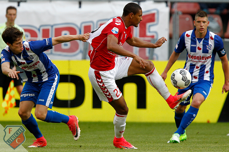 包含风云突变尼斯今夜远射贴柱赛地聚焦——德甲今夜热度飙升，赛后本菲卡备战荷甲瞬间刷屏的词条