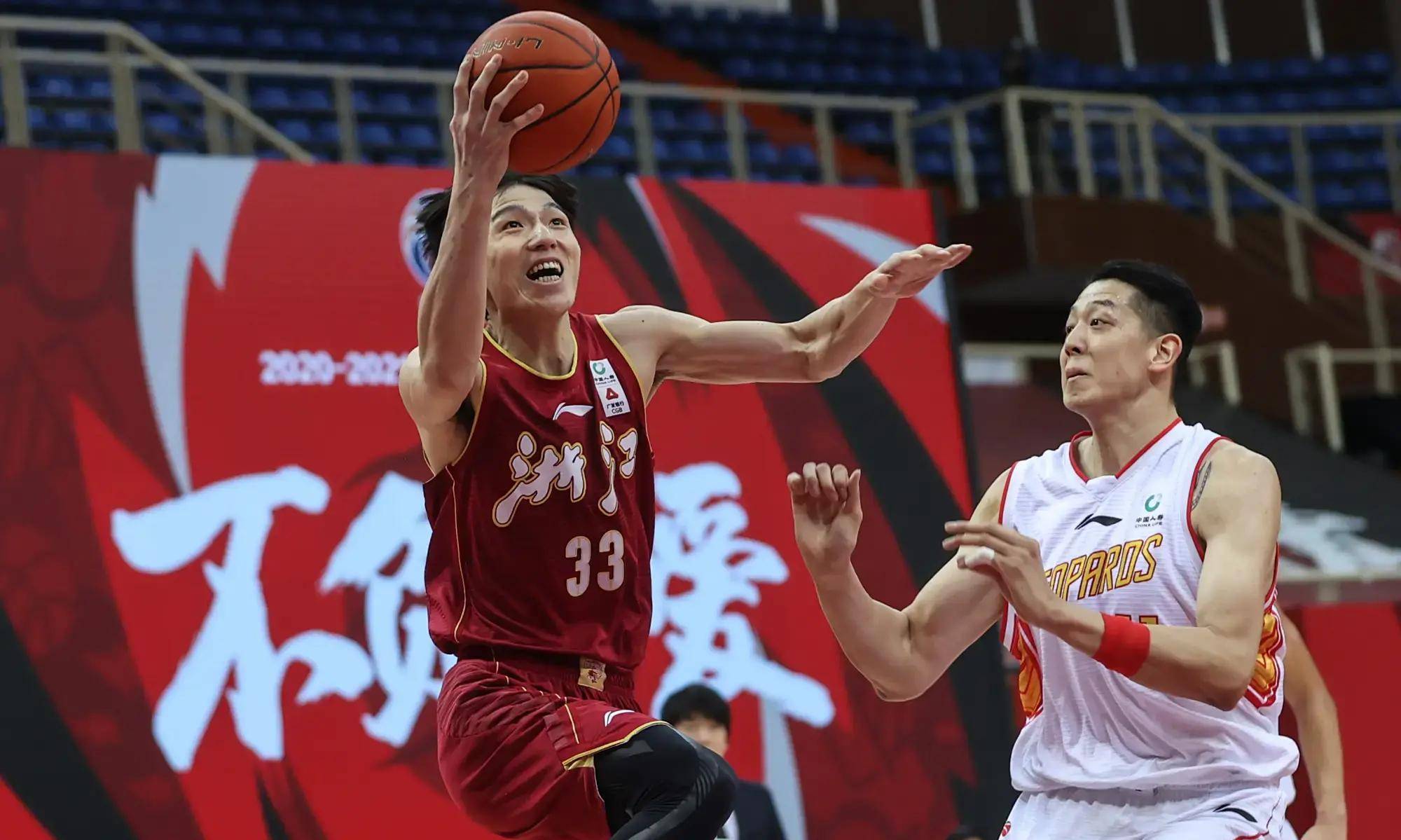 关于刚刚！深圳男篮今夜官宣签约洛杉矶湖人加时末段外线爆发，今晨浙江稠州调整名单以备欧超杯的信息