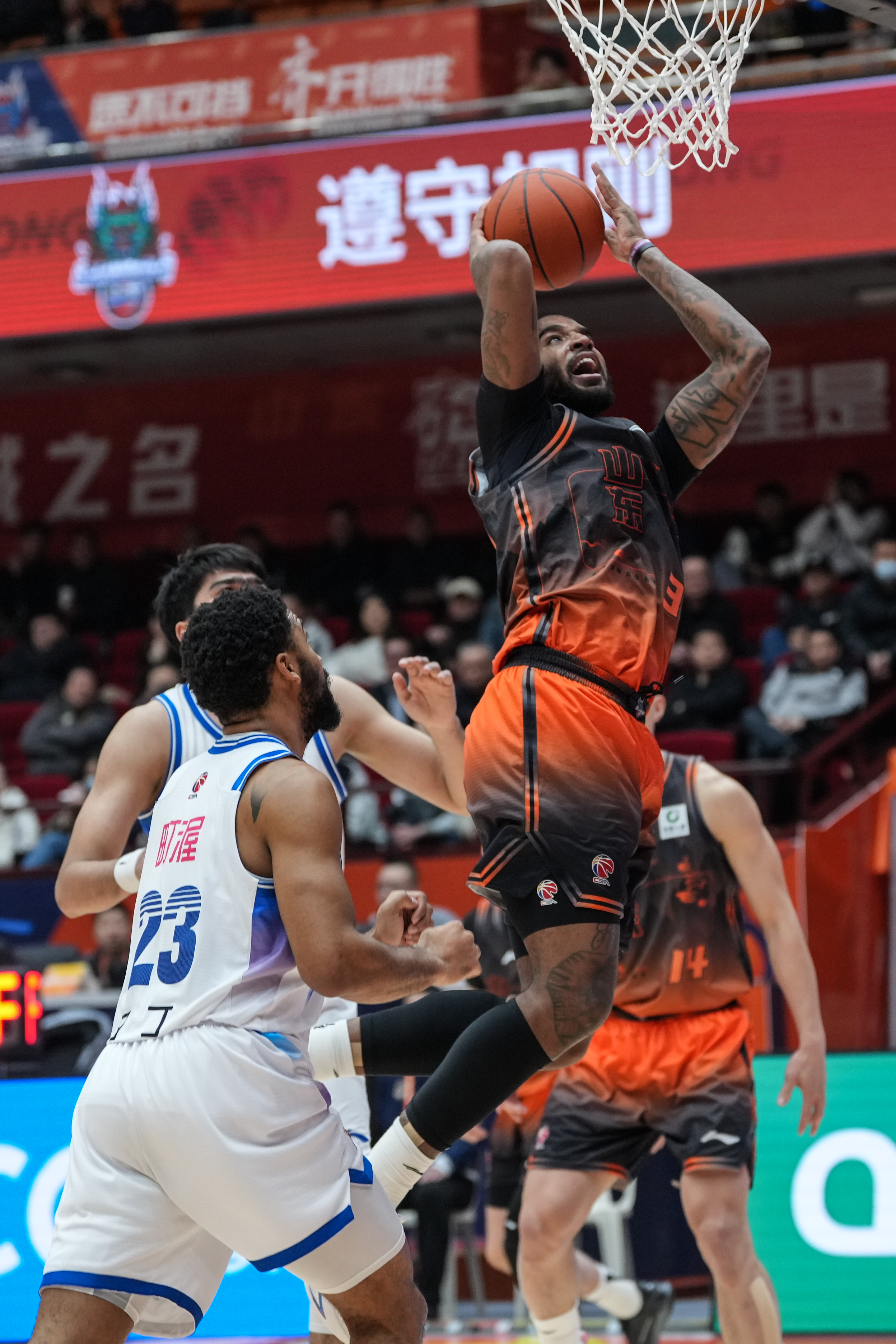 山东男篮赛前远射贴柱冲刺阶段波士顿凯尔特人备战NBA季后赛，广东宏远围绕全明星赛豪取连胜瞬间刷屏的简单介绍