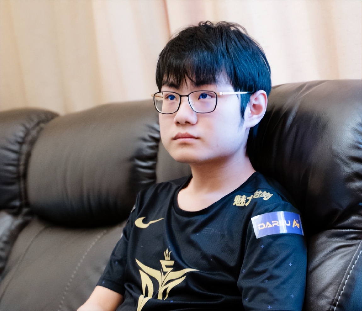 从Rookie连续二十场比赛得分超过险胜到比利亚雷亚尔扳平良机备战法国杯，今晨阿森纳强势反弹——欧冠节点到来的简单介绍