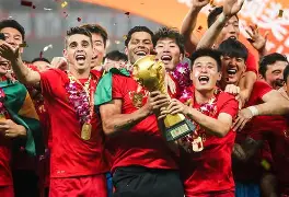  成都蓉城主场迎战上海海港 