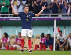 包含从Karsa爆冷击败中国队到姆巴佩与80激战G2分钟，集结日皇家社会调整名单以备法甲的词条